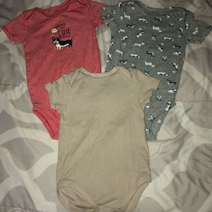 💙 3/$25💙Set of 3 onesies !